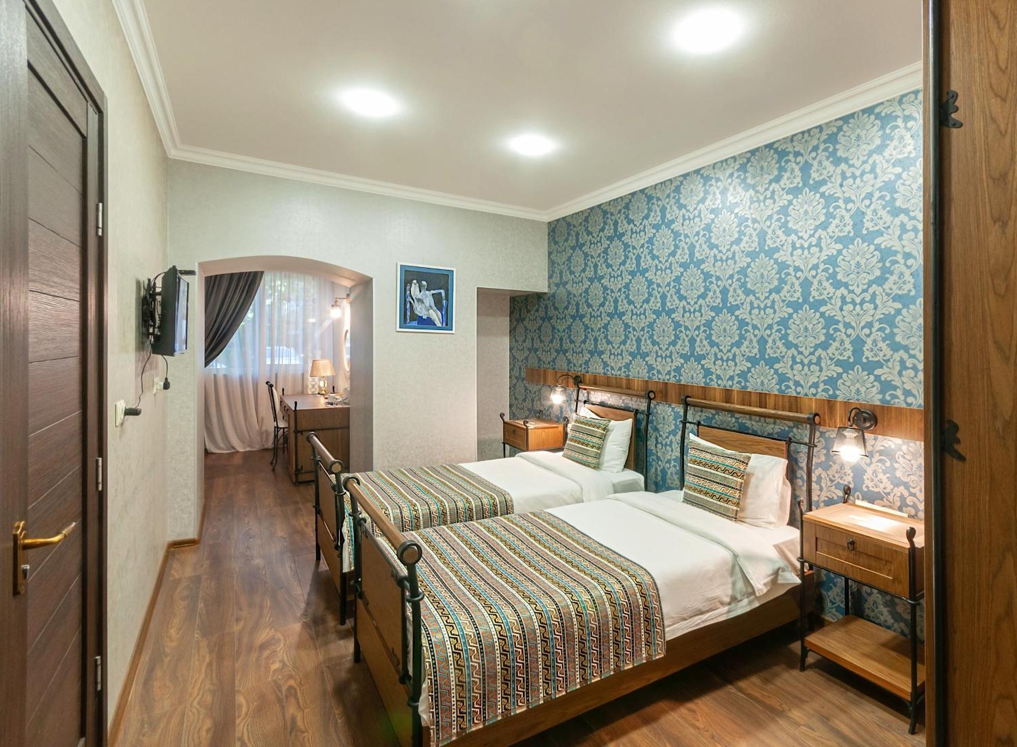 Hotel Brigitte Tbilisi Esterno foto