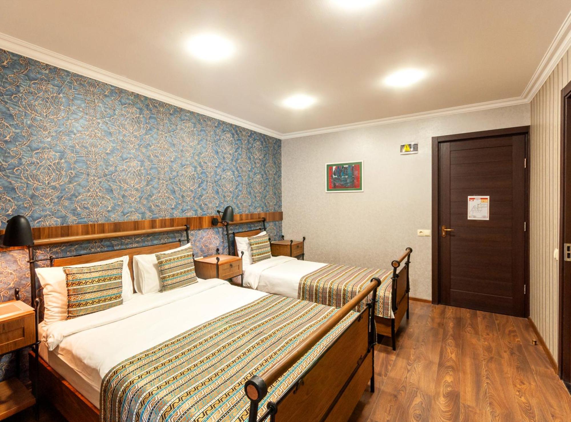 Hotel Brigitte Tbilisi Esterno foto