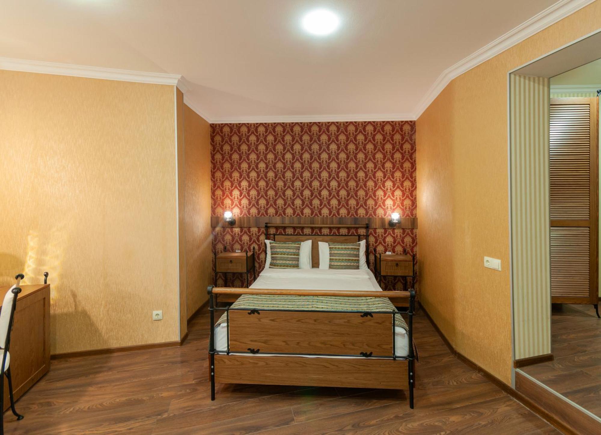 Hotel Brigitte Tbilisi Esterno foto